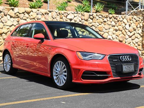 Used 2016 Audi A3 e-tron Premium Plus w/ Premium Plus Package FWD image 1