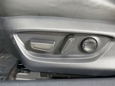 Used 2025 Toyota Camry XSE image 34