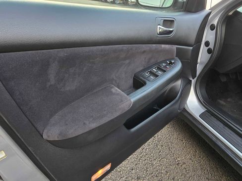 Used 2003 Honda Accord LX image 19