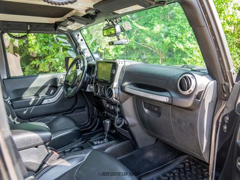 Used 2016 Jeep Wrangler Unlimited Rubicon w/ Connectivity Group image 72