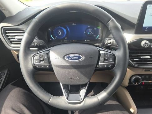 Used 2022 Ford Escape Titanium AWD/4WD image 38