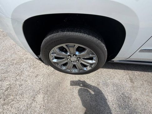 Used 2017 GMC Yukon Denali AWD/4WD image 8