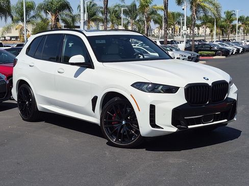 Used 2026 BMW X5 xDrive40i w/ M Sport Package AWD/4WD image 2