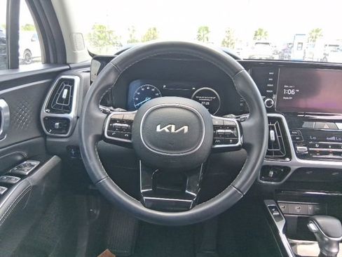 Used 2023 Kia Sorento SX FWD image 9
