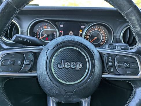 Certified 2020 Jeep Wrangler Unlimited Sahara image 19
