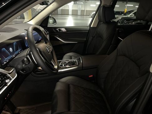 Used 2026 BMW X7 xDrive40i image 11