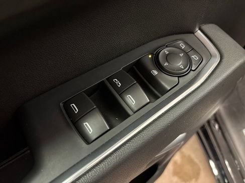 Used 2022 GMC Sierra 1500 Elevation image 23