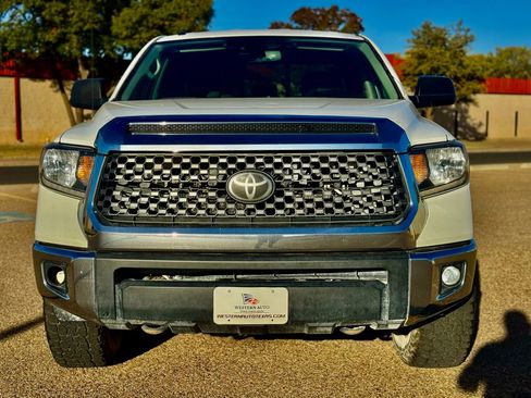 Used 2019 Toyota Tundra SR5 w/ SR5 Upgrade Package AWD/4WD image 3