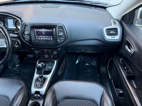 Used 2019 Jeep Compass Latitude AWD/4WD image 30