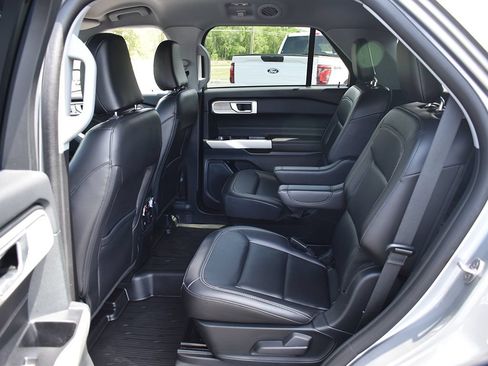 Certified 2023 Ford Explorer XLT w/ Equipment Group 202A AWD/4WD image 6