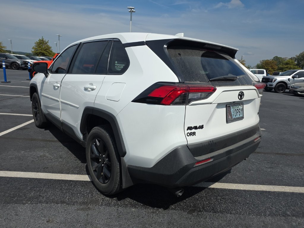 Used 2024 Toyota RAV4 LE FWD image 8