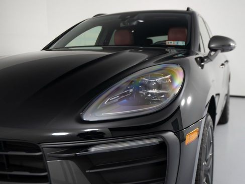 New 2026 Porsche Macan Turbo image 38