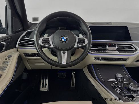 Used 2022 BMW X7 M50i image 24