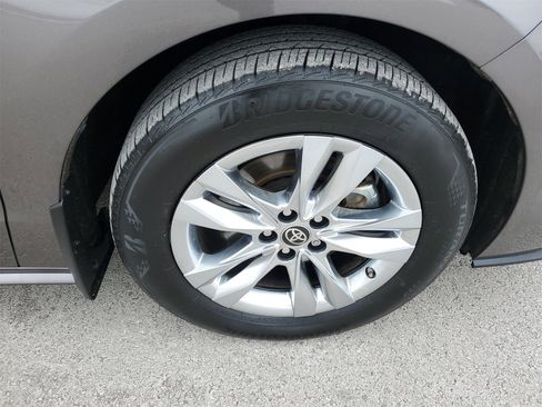 Certified 2023 Toyota Sienna XLE w/ XLE Plus Package image 6