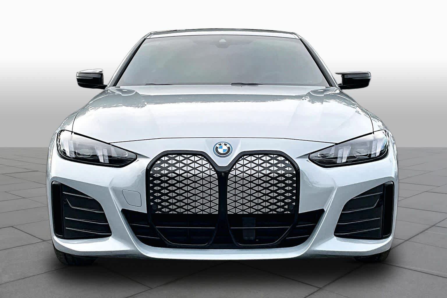 Used 2025 BMW i4 eDrive40 w/ M Sport Package RWD image 3