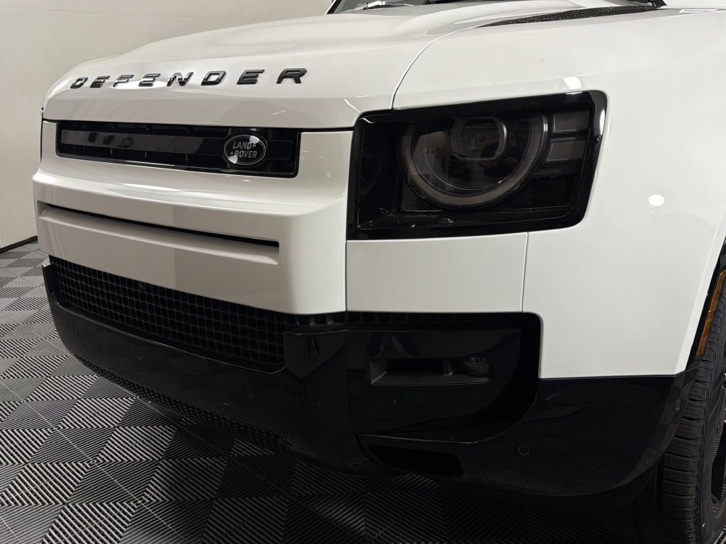 New 2026 Land Rover Defender 110 X-Dynamic SE AWD/4WD image 11