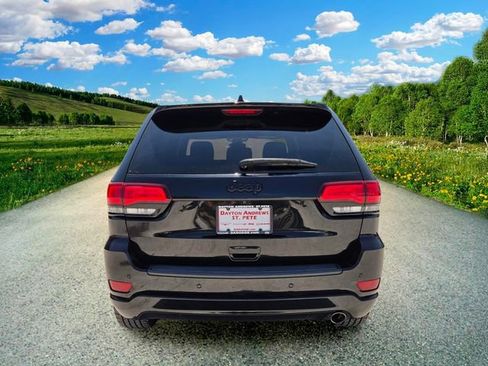 Certified 2019 Jeep Grand Cherokee Altitude RWD image 5