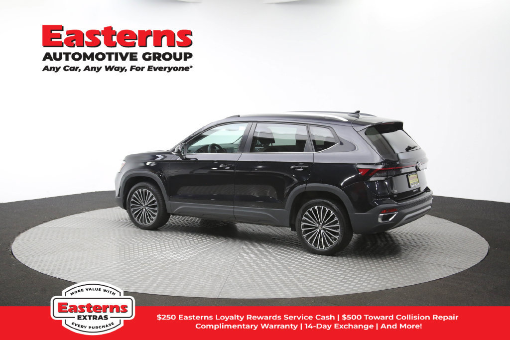 Used 2025 Volkswagen Taos SE FWD image 62