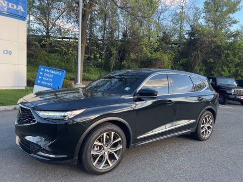 Used 2024 Acura MDX SH-AWD w/ Technology Package image 3