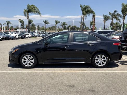 Used 2024 Toyota Corolla LE FWD image 2