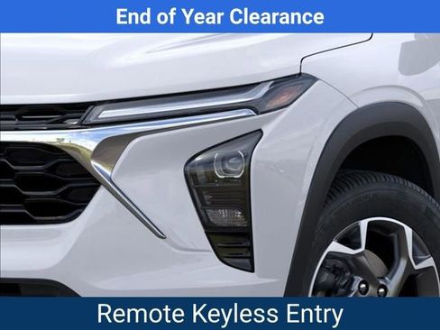 New 2025 Chevrolet Trax LT w/ Driver Confidence Package image 11