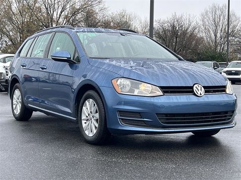 Used 2016 Volkswagen Golf S image 35