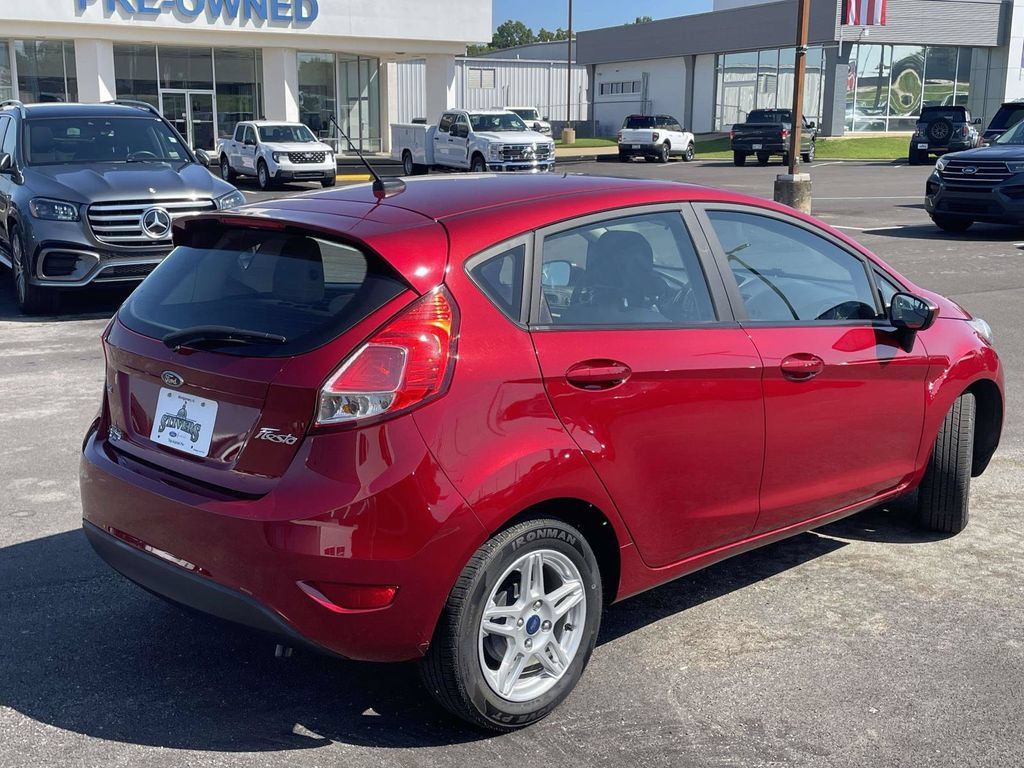 Used 2017 Ford Fiesta SE FWD image 3
