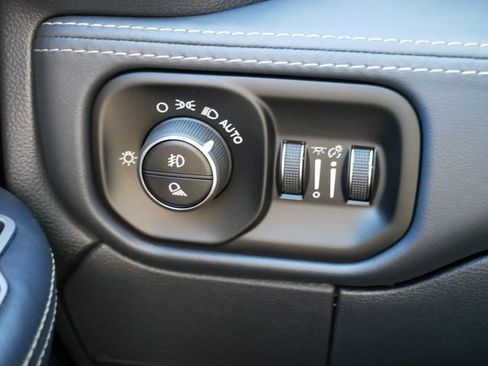 Used 2023 RAM 3500 Limited AWD/4WD image 25