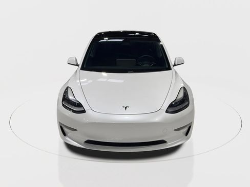 Used 2021 Tesla Model 3 Standard Range Plus image 4