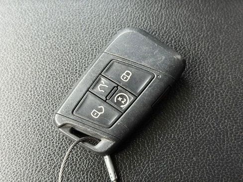 Used 2019 Volkswagen Atlas SE image 28