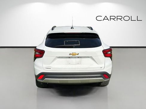 Used 2024 Chevrolet Trax LT w/ Driver Confidence Package FWD image 4