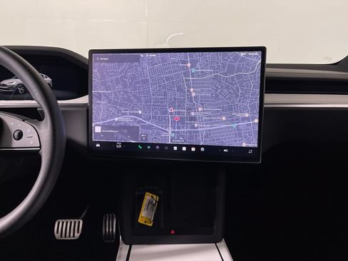 Used 2024 Tesla Model X AWD/4WD image 17