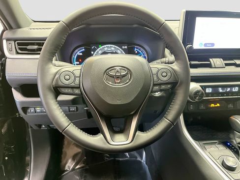 Used 2025 Toyota RAV4 SE w/ Convenience Package AWD/4WD image 11