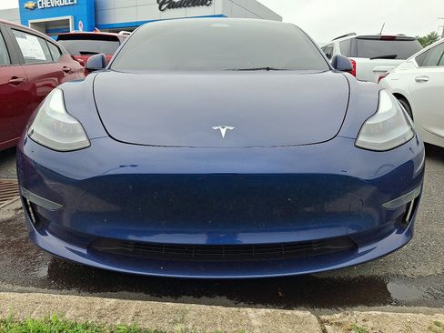 Used 2023 Tesla Model 3 Standard Range RWD image 2