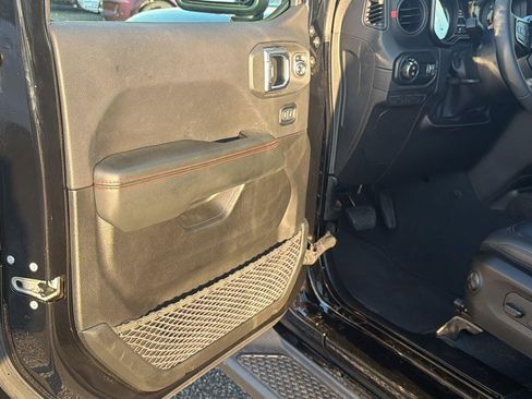 Used 2024 Jeep Gladiator Rubicon AWD/4WD image 11
