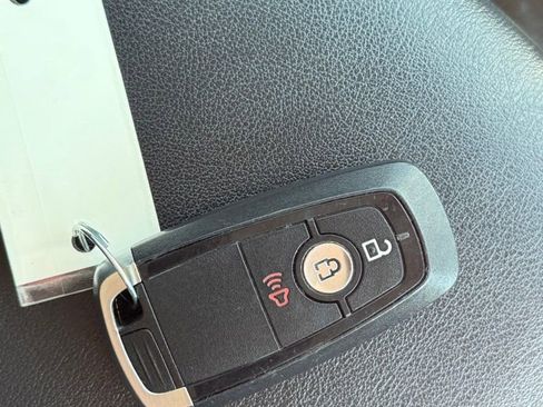 Used 2017 Ford Edge SEL AWD/4WD image 15