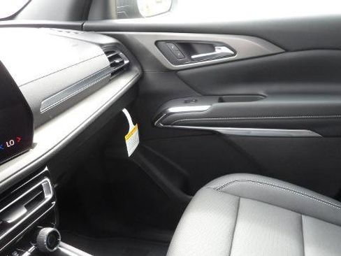 Used 2026 Chevrolet Traverse LT w/ Driver Confidence Package FWD image 27