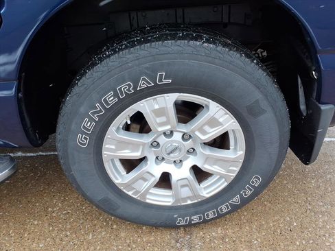 Used 2017 Nissan Titan XD image 30