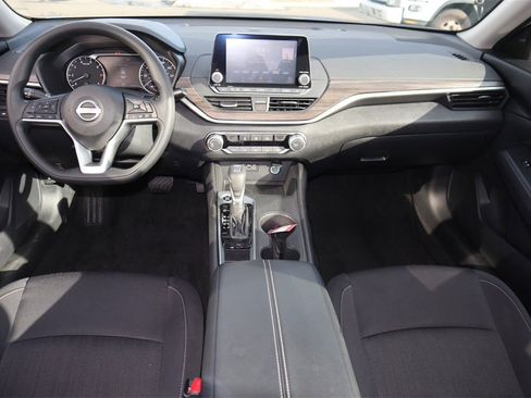 Certified 2025 Nissan Altima 2.5 SV image 15