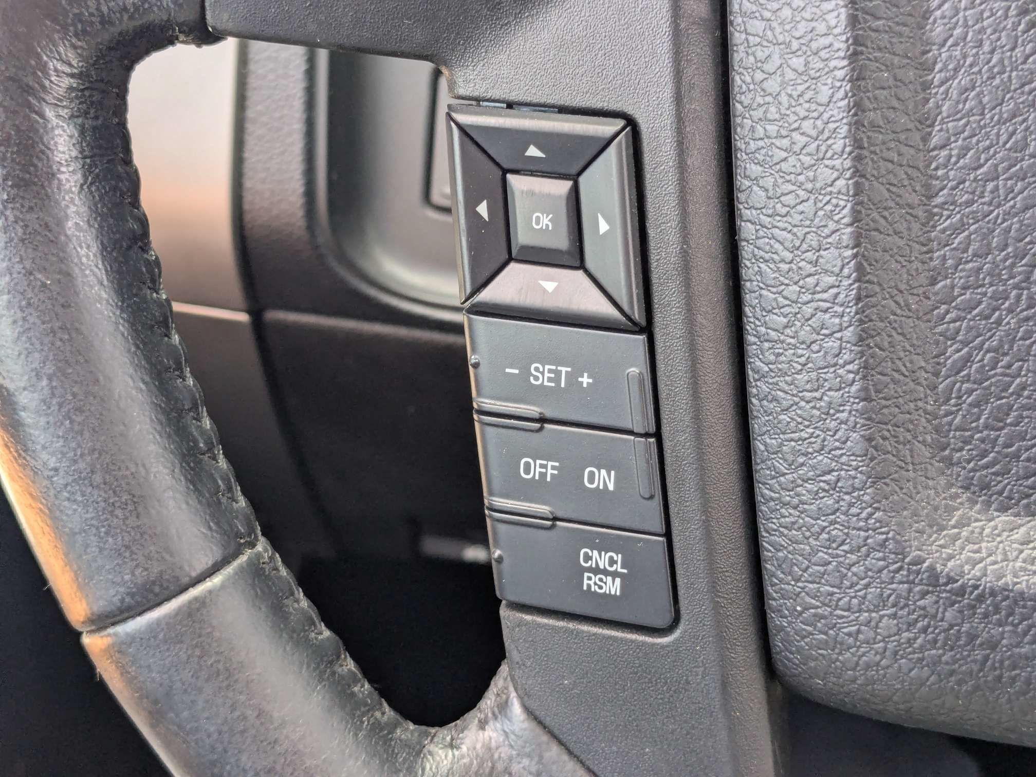 Used 2016 Ford Expedition EL XLT w/ Equipment Group 202A RWD image 27
