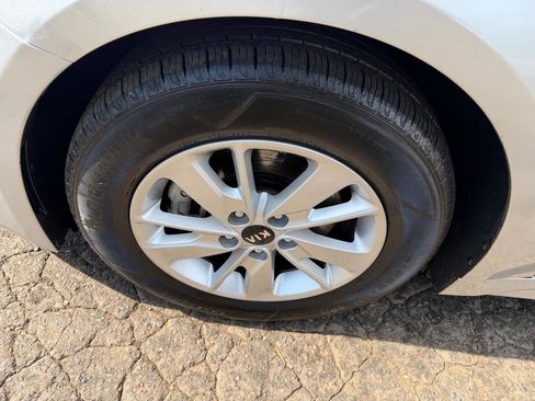 Used 2019 Kia Optima LX FWD image 25