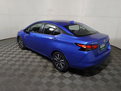 Used 2021 Nissan Versa SV FWD image 3