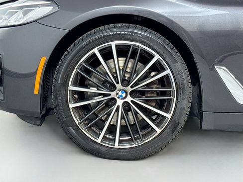 Used 2022 BMW 530i xDrive w/ Convenience Package AWD/4WD image 9