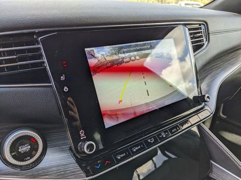 Used 2024 Jeep Wagoneer L Series II w/ Flexible Seating Group image 28