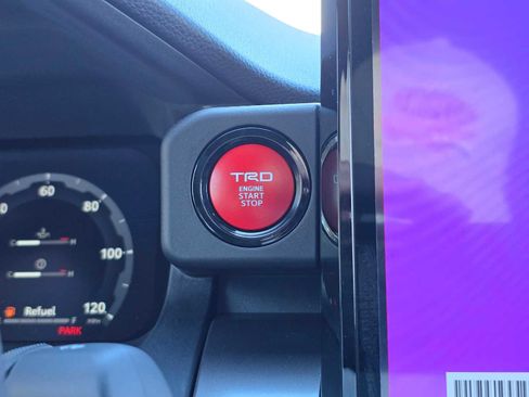 Used 2025 Toyota Tacoma TRD Off-Road w/ TRD Off Road Premium Package image 28