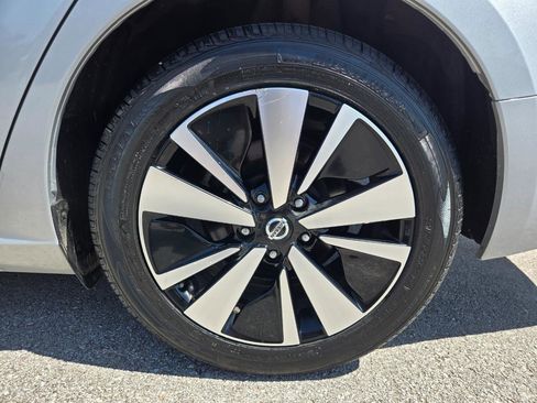 Used 2022 Nissan Altima 2.5 SV FWD image 12