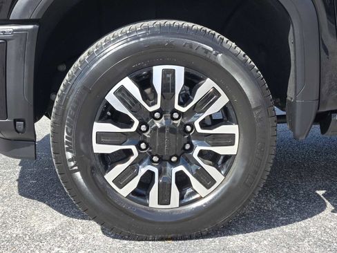 Certified 2025 GMC Sierra 3500 Denali w/ Denali Reserve Package AWD/4WD image 13