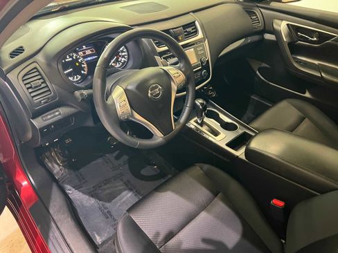 Used 2018 Nissan Altima 2.5 SR image 2