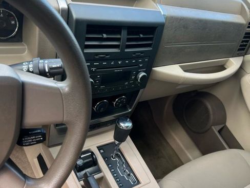 Used 2008 Jeep Liberty Sport w/ Popular Equipment Group AWD/4WD image 9