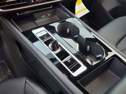 New 2026 Volkswagen Atlas SE image 9